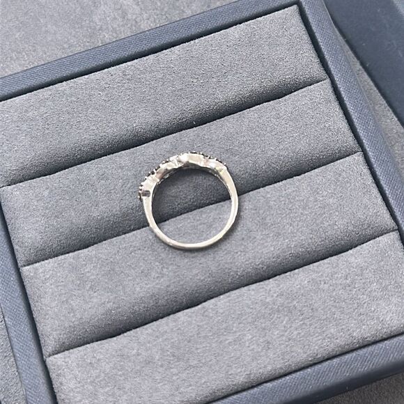 NEW! Levian 14K White Gold Infinity Ring Band Size 7 Chocolate & White Diamonds - Picture 5 of 6